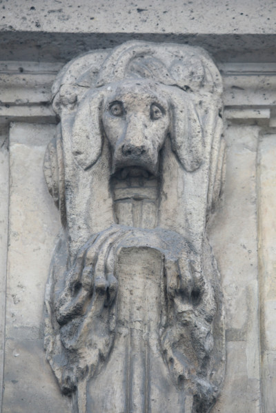 France, Paris 3e, le marais, hotel particulier, hotel sale, musee picasso, rue des coutures saint gervais, figure de chien,