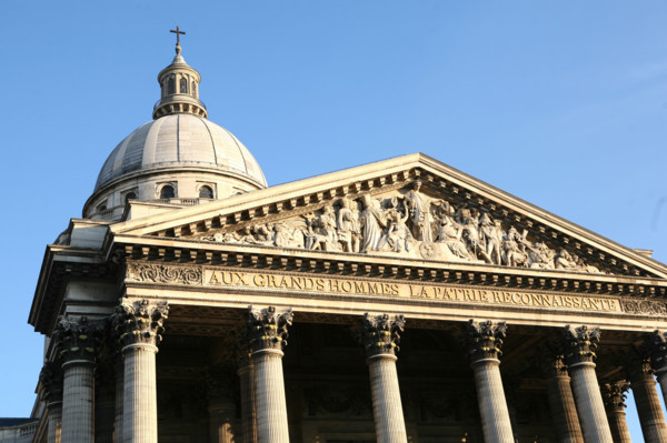 France, Paris 5e, place du pantheon, fronton et coupole du pantheon face a la rue Soufflot, fronton, aux grands hommes la patrie reconnaissante,
Fronton sculpte par David d'Angers.