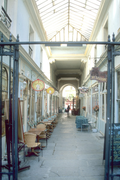 France, Paris 6e, saint Andre des arts- cour du commerce, galerie, verriere,