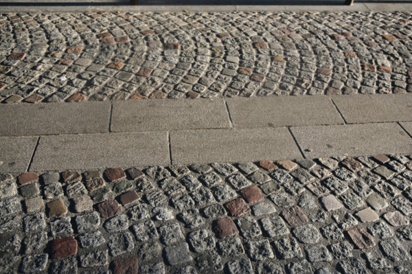 Paris 6e pave Parisien - rue de l'ecole de medecine