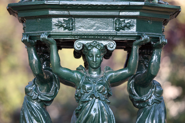 France, Paris 14e, place Denfert Rochereau, detail fontaine wallace, eau de Paris,