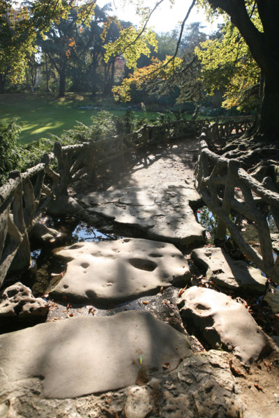 France, Paris 14e, parc Montsouris, jardin, alphand, chemin de ciment, eau, cascade,