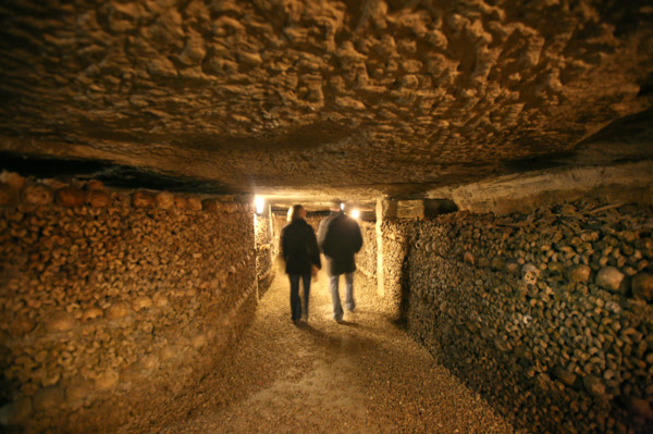 France, Paris 14e, catacombes, (entree place Denfert Rochereau), ossements, souterrain, -