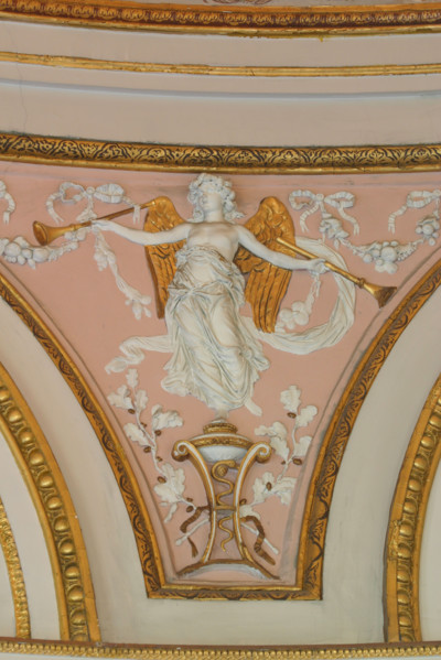 France, Paris 16e, bois de boulogne, parc de bagatelle, pavillon, folie du comte d'artois, detail de la base de la coupole, bas relief,