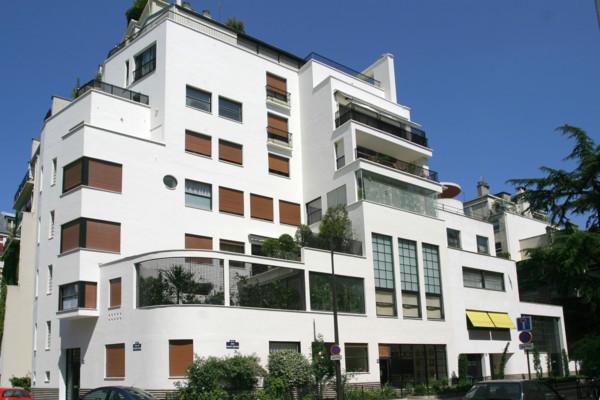 France, paris 16e, rue Mallet Stevens, rue lotie par l'architecte Robert Mallet-Stevens, rue privee, hotel particulier, art deco,