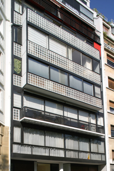 France, Paris 16e, immeuble du 24 rue Nungesser et Coli, architecte le corbusier, brique de verre,