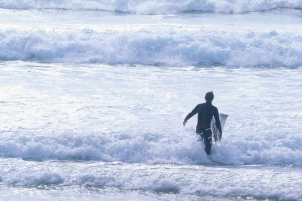 France, Bretagne, Finistere sud, Cap Sizun, Cornouaille, surfeur, vague, spot, Baie des Trepasses