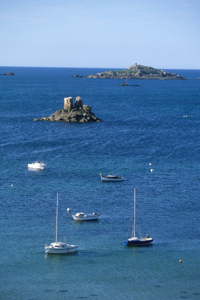 France, Bretagne, Finistere nord, baie de Morlaix, carantec, ilots, bateaux de plaisance,
