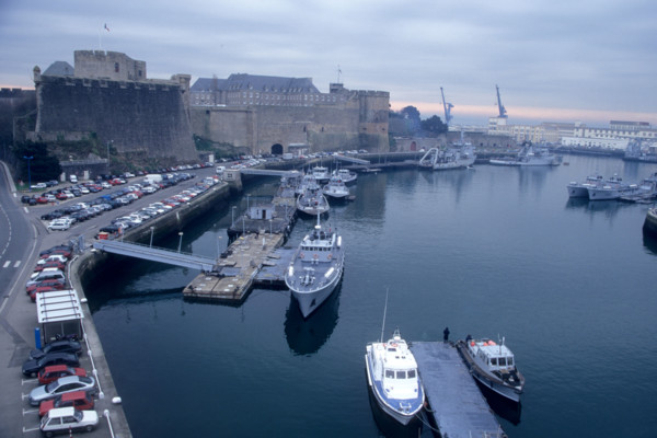 France, Bretagne, Finistere, nord, brest, port militaire et chateau, arsenal, bateaux de guerre, marine nationale,