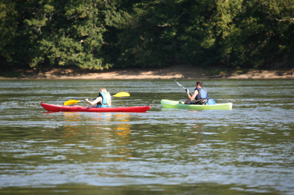 France, Bretagne, Finistere sud, Cornouaille, l'odet, cale de rossulien les vire court, kayakistes,
