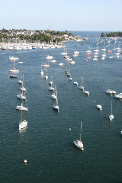 France, Bretagne, Finistere sud, Cornouaille, Benodet, l'odet au nivau du pont de Cornouaille, panorama, voiliers, bateaux de plaisance, courbe,