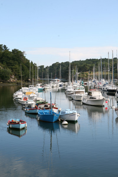 France, Bretagne, Finistere Sud, Cornouaille, plaisance, quai, kerdruc, face a rosbras,