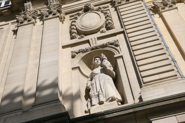 France, Bretagne, Ille et Vilaine, rennes, palais du commerce, poste, sculpture en facade,