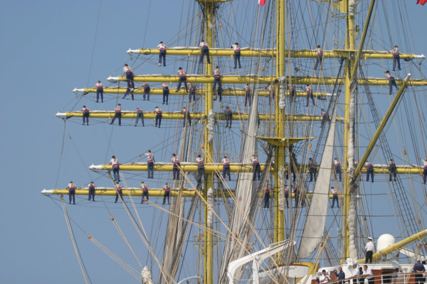 France, Basse Normandie, Manche, Cotentin, Cherbourg, rade, tall ships race 2005, grands voiliers, course, mircea, navire roumain, marins dans les haubans,