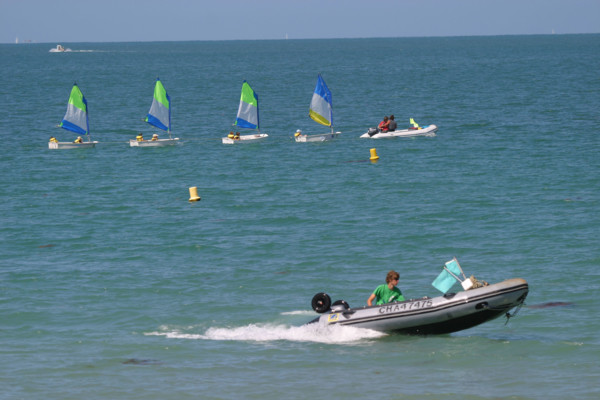 France, Basse Normandie, Manche, saint martin de brehal, plage, sable, ecole de voile, activites nautiques, optimist, enfants, mer,