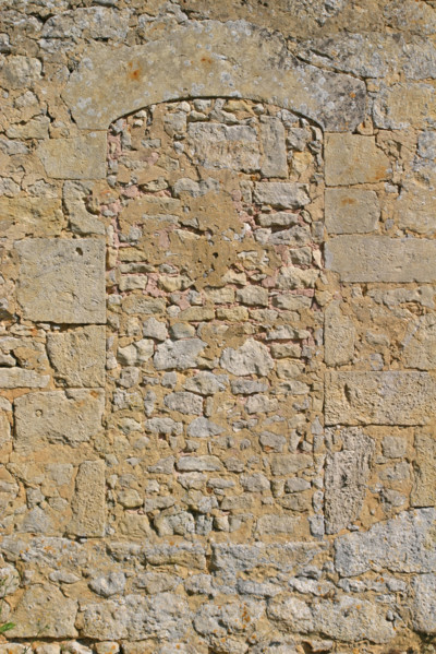 France, Basse Normandie, orne, perche, mur et porte rebouchee, habitat traditionnel, pierre, Saint-Germain de la couldre,