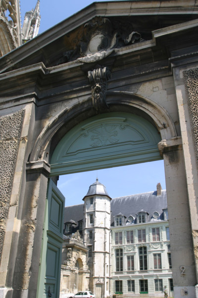 France, Haute Normandie, Seine Maritime, Rouen, archeveche, rue des bonnetiers, hotel particulier, 
portail,