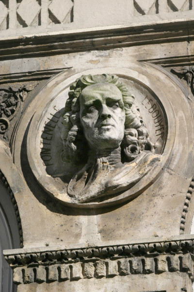 France, Haute Normandie, Seine Maritime, Rouen, rue fontenelle, detail habitat, maison, sculpture, habitat traditionnel, ornement, decor, facade, medaillon, visage d'homme,