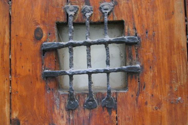 France, Haute Normandie, Seine Maritime, Rouen, quartier des hotels particuliers, grille a la porte, ferronnerie, securite, 
rue saint patrice