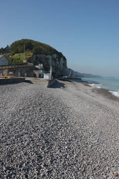France, Haute Normandie, Seine Maritime, veules les roses, pays de Caux maritime, plage, galets, falaise, mer, vague, cote d'albatre,
