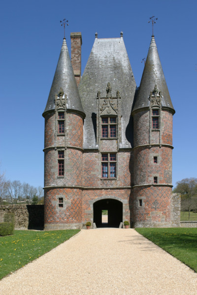 France, Basse Normandie, orne, chateau de carrouges, chatelet, porterie, appareil de briques,