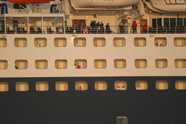 France, Basse Normandie, Manche, Cotentin, Cherbourg, rade, premiere escale francaise du paquebot Queen Mary II le 14 avril 2004, compagnie cunard, detail cabines,