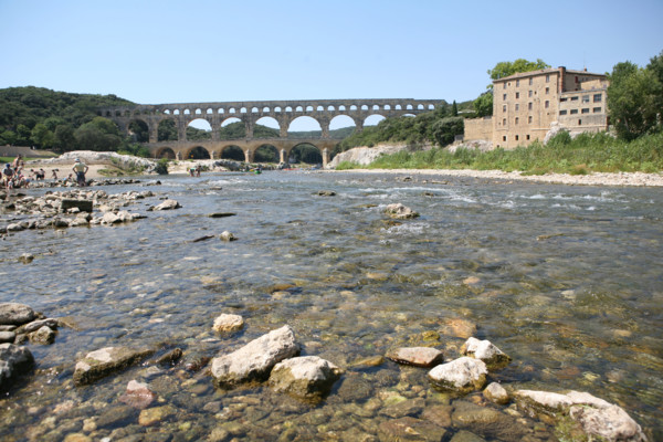 France, languedoc roussillon, gard, site du pont du gard, grand site, paysage, aqueduc romain, riviere le gardon, arches,