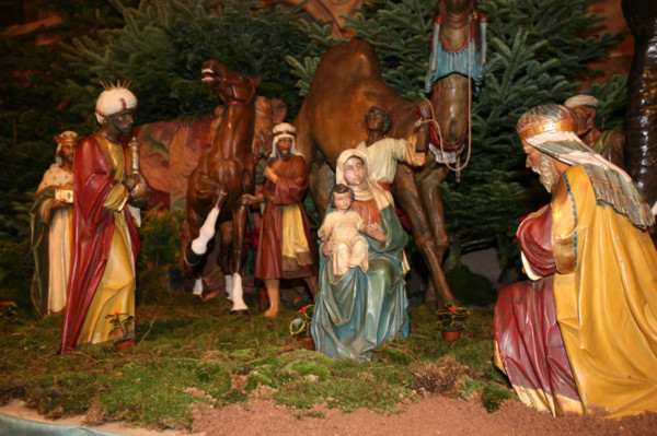 France, alsace, bas rhin, strasbourg, cathedrale Noel 2006, festivites, decor, creche, personnages, ambiance, hiver, fete, tradition,