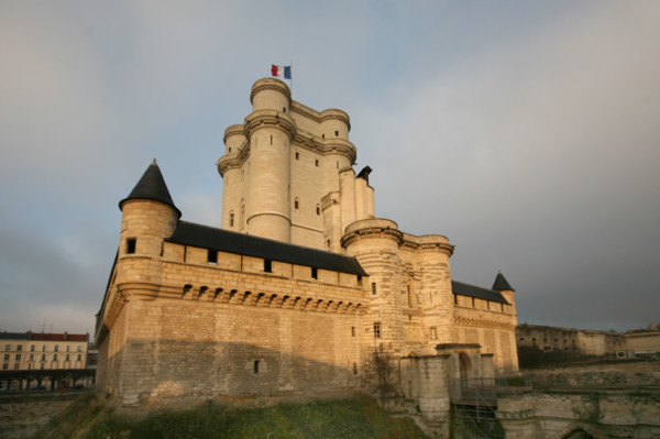 France, ile de france, val de marne, chateau de Vincennes, donjon, monument historique, histoire de france, architecture militaire,