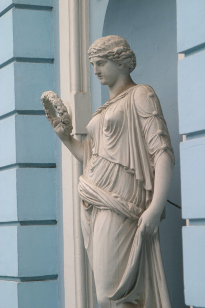 europe, Hongrie, budapest, hotel Mercure Nemzetti, 
josef korut 4, decor, statue, sculpture, facade, femme,