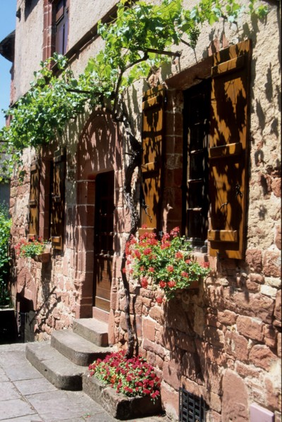 France, correze, colonge sla rouge, village, plus beaux villages de france, pierre rouge, maison,