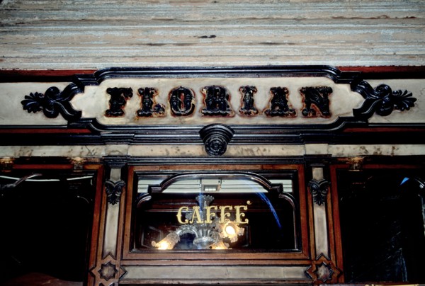 Italie, venise, place san marco, saint marc, cafe florian, enseigne, decor interieur,