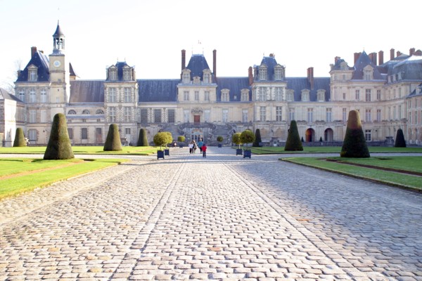 France, region ile de france, seine et marne, fontainebleau, chateau, facade, cour, paves, escalier, Napoleon,
