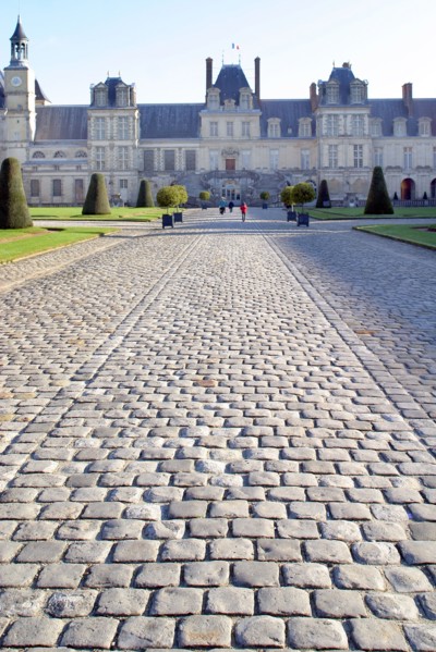 France, region ile de france, seine et marne, fontainebleau, chateau, facade, cour, paves, escalier, Napoleon,