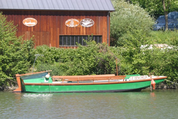 France, region ile de france, yvelines, chatou, l'ile aux impressionnistes, artistes, peinture, seine, chantier naval, barque, bois, le denicheur, bateau traditionnel,