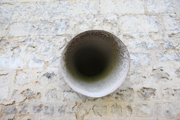 France, Haute Normandie, eure, le bec hellouin, abbaye, detail, pierre, plus beaux villages de france, bouche d'aeration, mur,