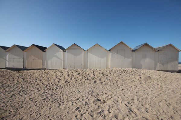 France, Basse Normandie, calvados, plages du debarquement, ouistreham riva bella, plage, sable, cabines de bains, dunes,