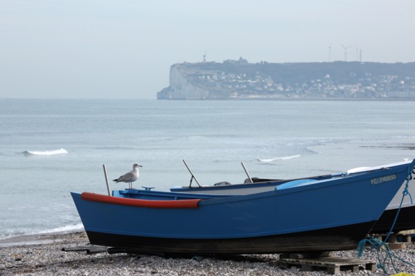 France, Haute Normandie, seine maritime, pays des hautes falaises, etretat, yport plage, galets, falaise d'amont, barques, caiques, bateaux, canots, impressionnisme,