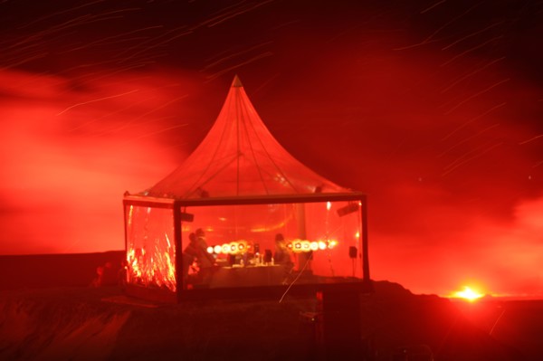France, Basse Normandie, Calvados, Deauville, opera de feu, 19 juin 2010, creation de Groupe F et pascal dusapin, compositeur sur la plage de Deauville, feu d'artifice,