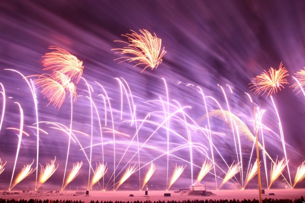 France, Basse Normandie, Calvados, Deauville, opera de feu, 19 juin 2010, creation de Groupe F et pascal dusapin, compositeur sur la plage de Deauville, feu d'artifice,