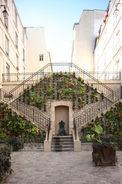 France, Ile de France, paris 5e arrondissement, rue rollin, rue a hauteur variable, escaliers donnant sur la rue monge,