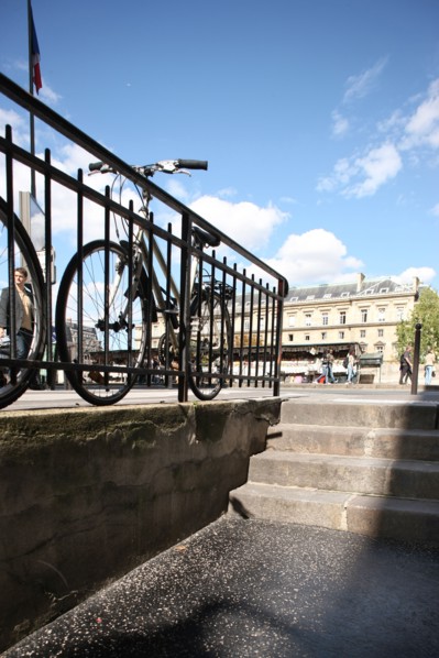 France, Ile de France, paris 6e arrondissement, rue git le coeur, angle avec le quai des grands augustins, voie a hauteur variable, escaliers,