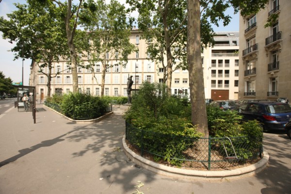 France, Sculpture for homage