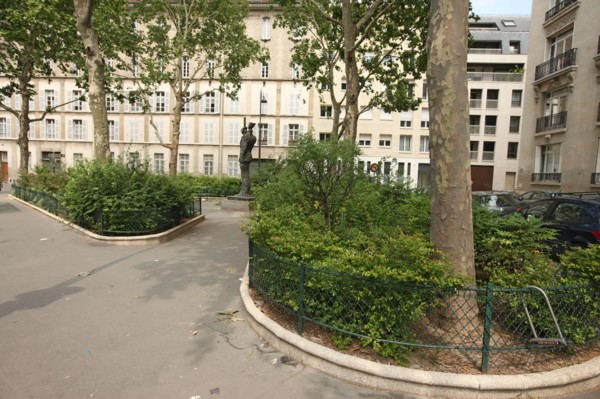 France, Sculpture for homage