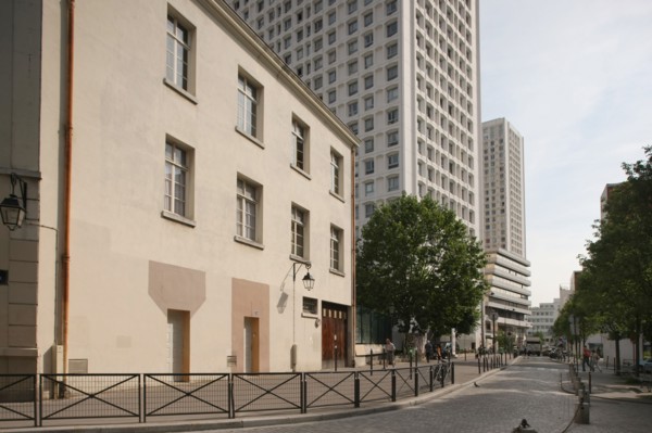 France, Contrasting