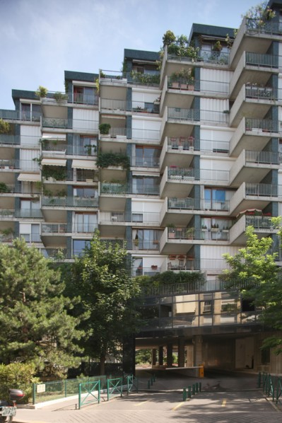 France, Ile de France, paris 15e arrondissement, 129 rue de l'abbe groult, immeuble avec facade en zigzag,