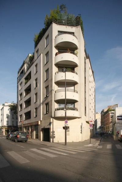 France, Ile de France, paris 20e arrondissement, immeuble ilot entre rue des pyrenees, rue des orteaux et rue des maraichers,