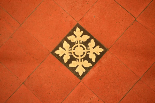 France, Haute Normandie, eure, pont de l'arche, abbaye de bonport, monument historique, abbaye cistercienne, vestibule, paves sol,