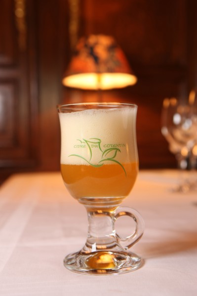 France, Basse Normandie, manche, saint pierre de semilly, restaurant la fleur de thym, assiette de pays 09 juin 2010