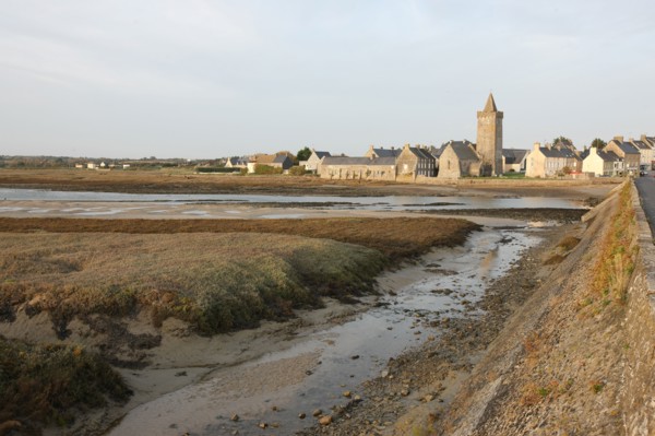 France, Basse Normandie, manche, cote des havres, portbail, littoral, mer, port, bateaux, port, maree basse, pont au 13 arches,